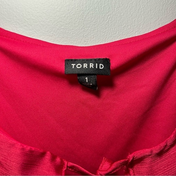 Torrid Fuchsia Pink Cold Shoulder Chiffon Top Size 1X - Picture 10 of 13